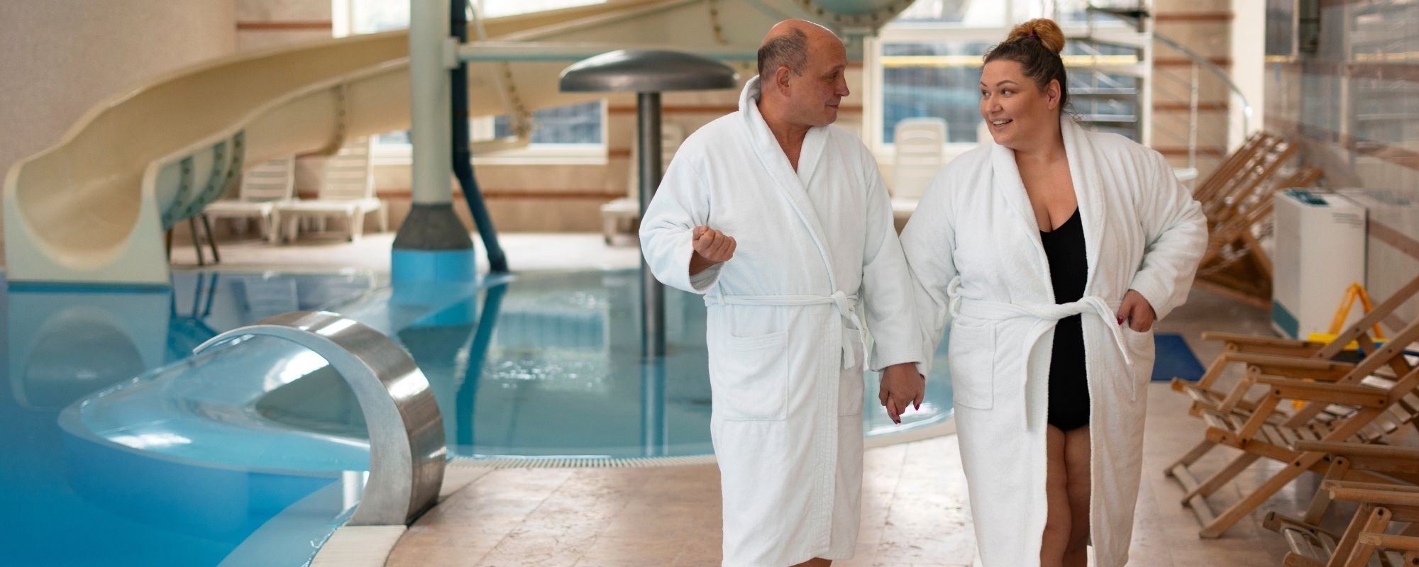 Grundreinigung von Schwimmbad und Sauna